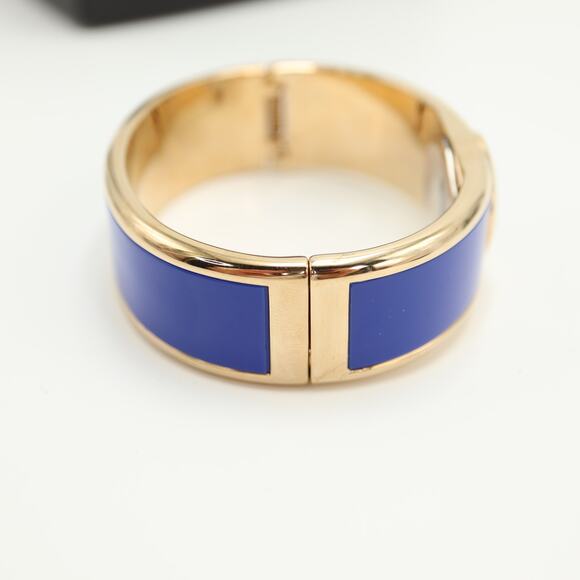 Caravelle New York Blue Gold Tone 20mm Petite Watch Cuff Working New in Box - Picture 7 of 10